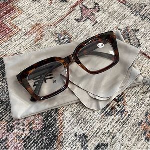 NWOT tortoise shell reading glasses 2.50